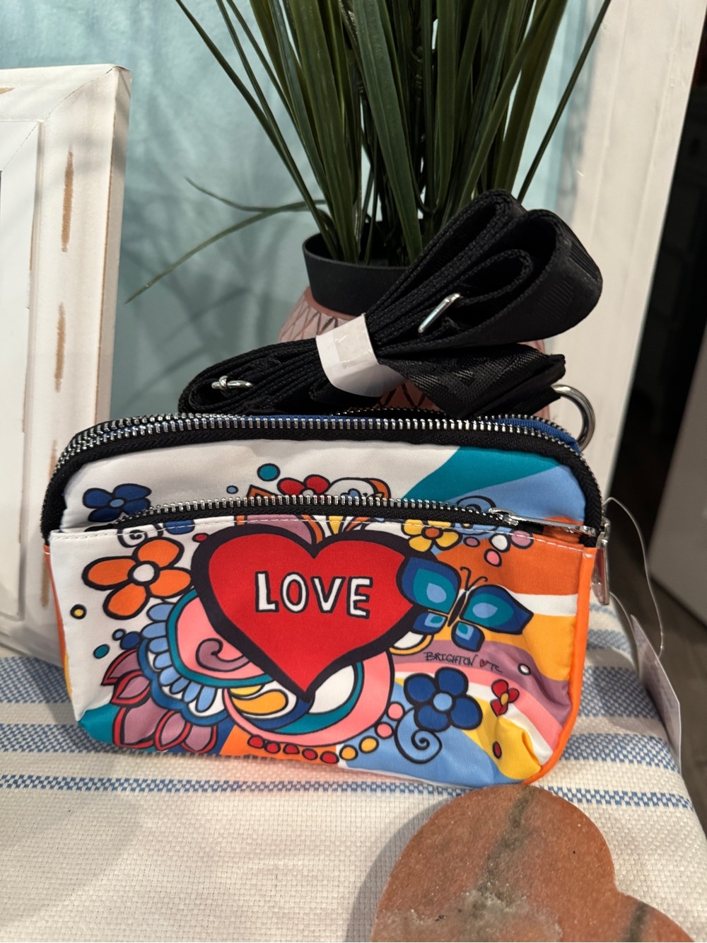 Brighton crossbody bag with a Colorful 'LOVE' Heart Print - Picture 10 of 14